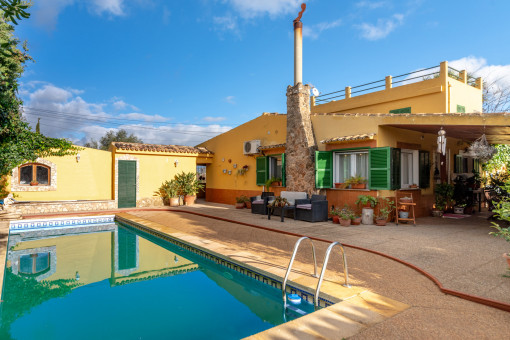 Landhaus mit Pool in ruhiger Lage nahe Consell