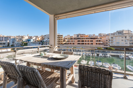 Wunderschöne Wohnung im obersten Stockwerk mit Hafenblick in Porto Cristo