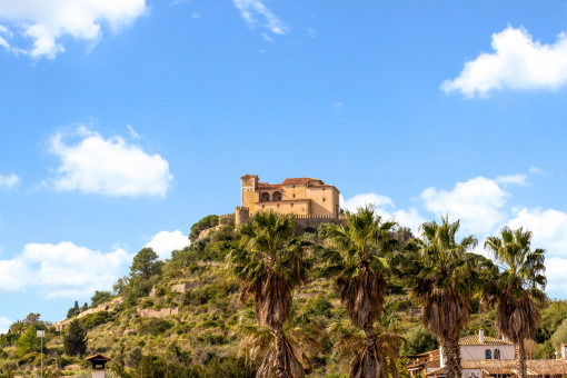 Blick zur Burg von Artà