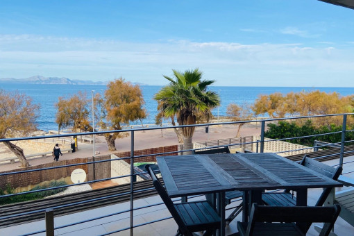 Wohnung in erster Meereslinie mit großer Terrasse in Colonia de Sant Pere