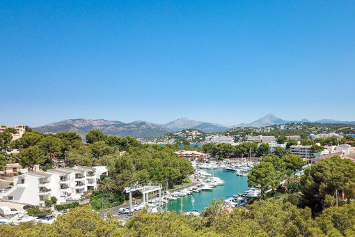 Tolles Grundstück mit Villa-Luxusprojekt am Hafen von Santa Ponsa