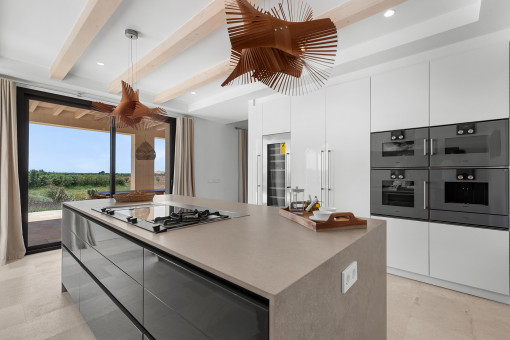 Hochwertige Designerküche mit Gaggenau-Geräten