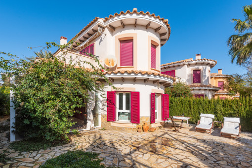 Eckvilla mit Panoramablick und großem Gemeinschaftsbereich in Cala Murada