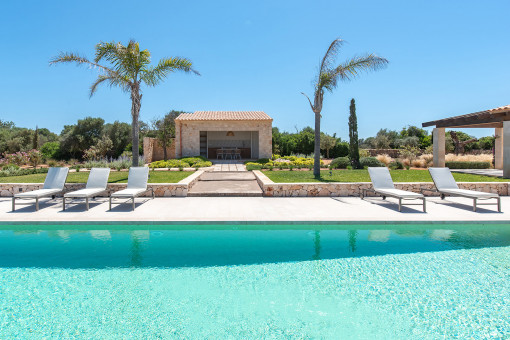 Pool mit Barbecuebereich