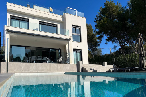 Moderne Villa mit Pool und Meerblick in Cala Pi