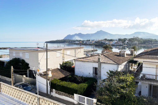 Meerblick Apartment in 2. Etage mit tollem Meerblick und großzügigen Außenbereichen bei Puerto Alcúdia