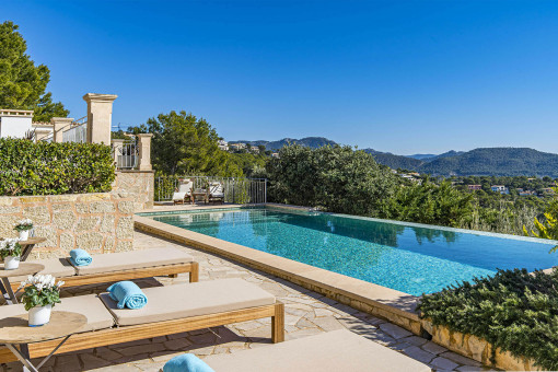 Luxusvilla mit Meerblick und Pool in Andratx