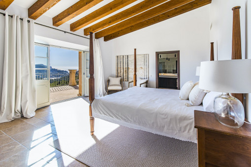 Master Suite mit Balkonzugang