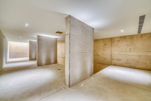 Dusche beim Indoor-Pool