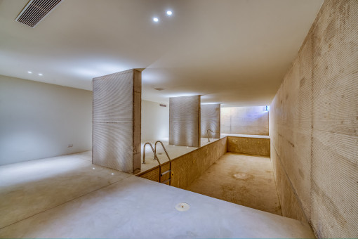 Indoor-Pool