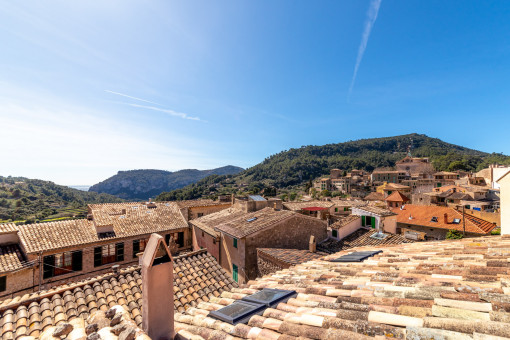 Authentisches Dorfhaus im Herzen von Valldemossa mit Panoramablick von der Terrasse