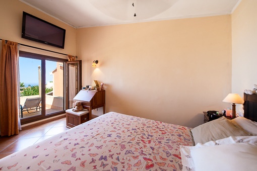 Hauptschlafzimmer mit direktem Balkonzugang