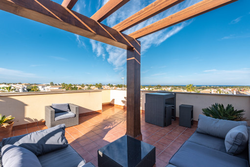 Fantastisches Penthouse mit großer Dachterrasse und weitem Meerblick in Cala Murada