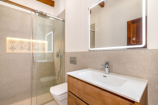 Modernes Badezimmer