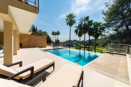 Familienfreundliche Villa mit Pool und erstklassigem Blick über den Golfplatz, in Son Vida