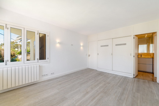 Schlafzimmer mit Badezimmer en Suite