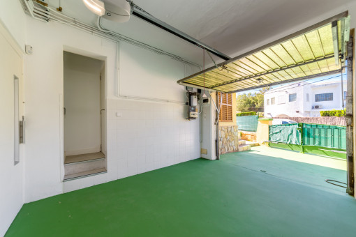 Garage mit Aufzug