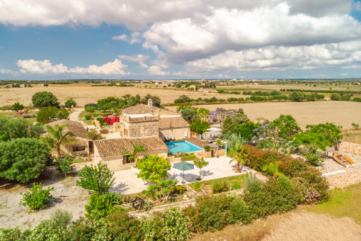 Charmante Naturstein-Finca mit Pool, Gästeapartments und eingewachsenem Garten nahe Campos