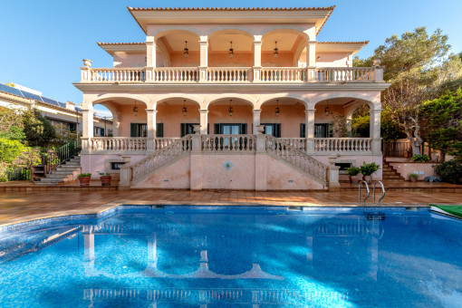 Spektakuläre mediterrane Villa in erster Meereslinie mit traumhaften Meerblick in Son Verí Nou