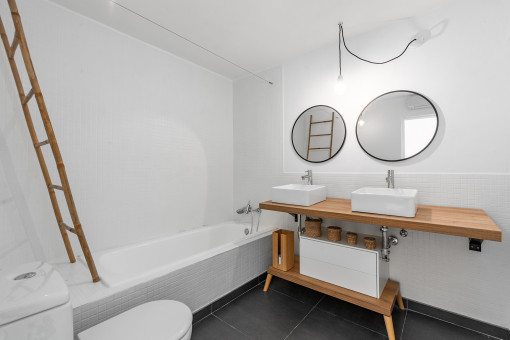 Badezimmer im minimalistischen Design