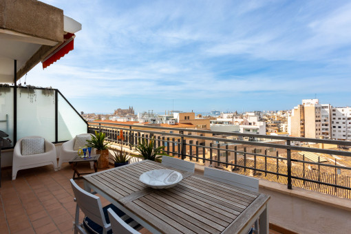 Penthouse Apartment mit Terrasse und fantastischen Blick aufs Meer in der Altstadt von Palma