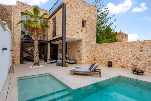 Einzigartiges, luxuriöses Stadthaus mit Pool, Dachterrasse und Blick auf die Kirche von Santanyí