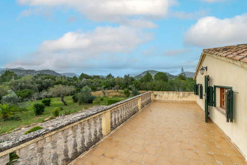 Blick vom Balkon in die Landschaft