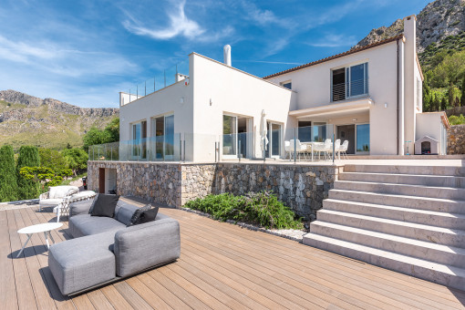 Untere Terrasse mit Blick zur Finca