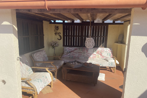 Überdachte Chill Out Lounge