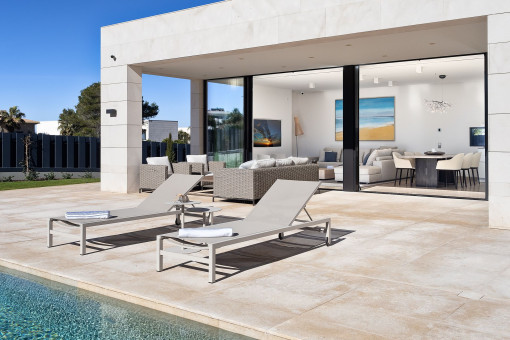Luxuriöse neu gebaute Villa mit elegantem Pool in Puig de Ros
