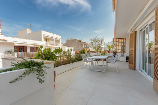 Fantastische, große Terrasse