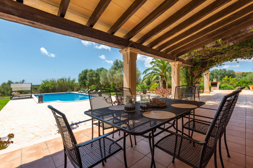 Überdachte Terrasse