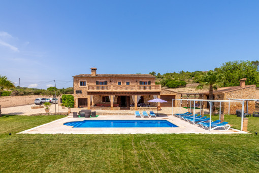 Mediterrane Natursteinfinca mit Ferienvermietungslizenz, Pool und herrlichem Weitblick nahe Porto Cristo