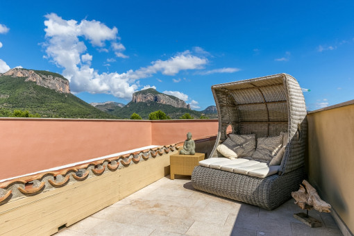 Designerstadthaus mit Dachterrasse und Blick auf die Zwillingsberge in Alaró