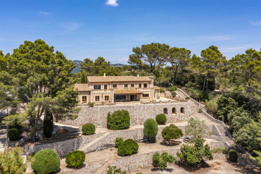 Außergewöhnliche Neubaufinca mit unvergleichlichem Panoramablick in Puigpunyent