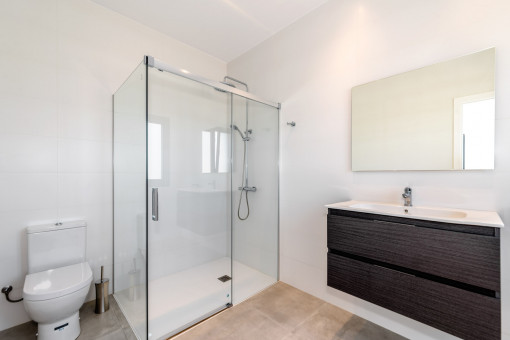 Badezimmer mit Dusche