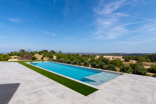 Blick über den Pool