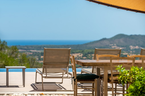Herrliches Luxus-Landhaus auf Berggipfel mit Pool und Meerblick unweit von Manacor