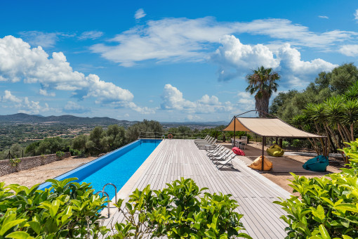 Herrliches Luxus-Landhaus auf Berggipfel mit Pool und Meerblick unweit von Manacor