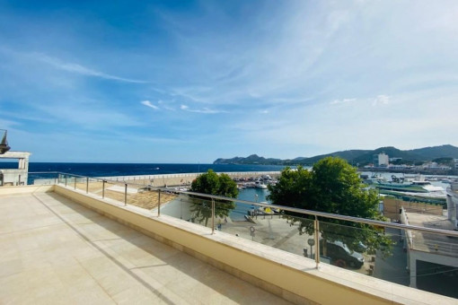 Direkt am Meer! Spektakuläre 3-Schlafzimmer-Wohnung mit Garage in Cala Ratjada