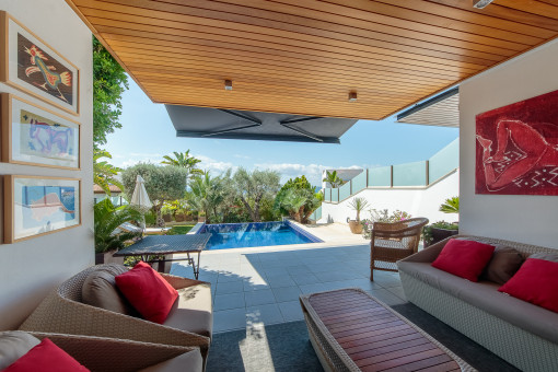 Gemütliche, überdachte Terrasse