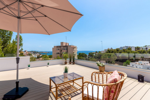 Saniertes Penthouse-Apartment mit großer Terrasse und spektakulärem Meerblick in San Agustín