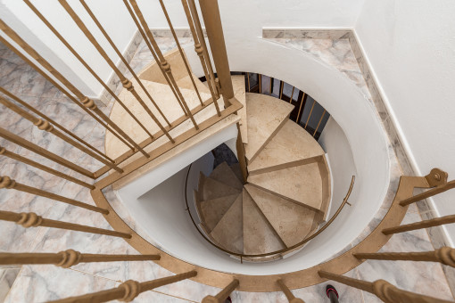 Treppe ins Obergeschoss