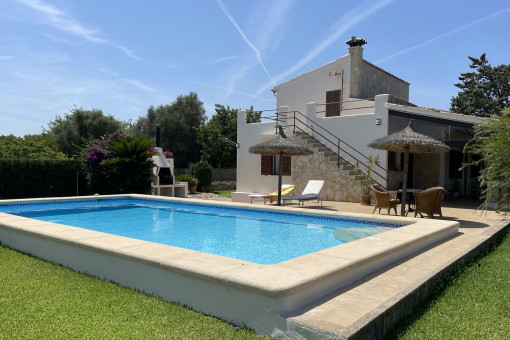 Traumhafte Finca mit beeindruckendem Garten und großzügigem Swimmingpool nahe Pollença