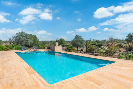 Sonniger Poolbereich