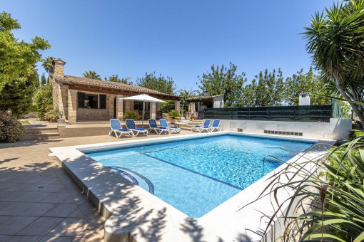 Rustikale Finca mit Pool und Ferienvermietlizenz in ruhiger Lage nahe Golf Pollensa