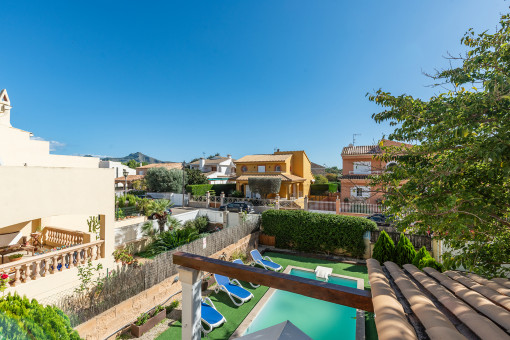 Blick über den Poolbereich