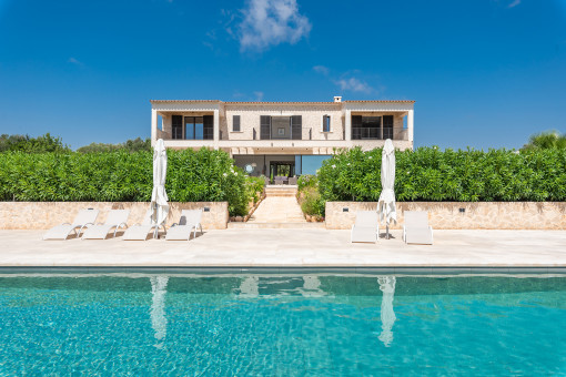 Faszinierendes Luxusanwesen mit Blick auf Cabrera und traumhaften Garten nahe Ses Salines