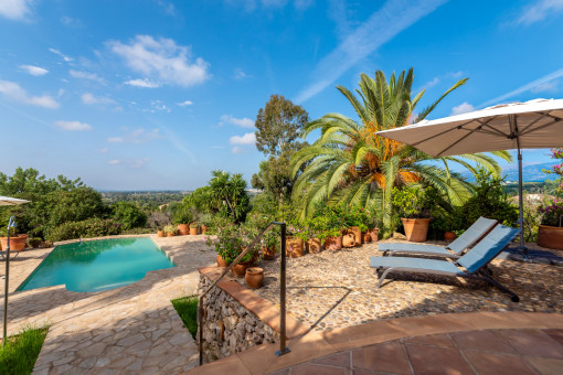 Traumhafte Finca mit herrlichem Ausblick, ruhiger Lage und separatem Gästehaus