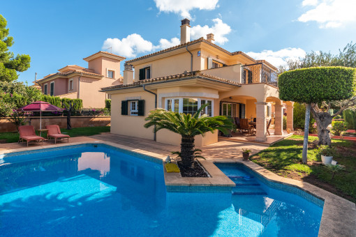 Mediterrane Villa mit Pool und Garten in Puig de Ros
